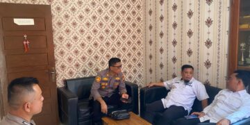 Kapolsek Pangkalan Kuras dan Camat Bahas Pencegahan Konflik Sosial di Pelalawan