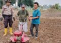 Polsek Rambutan Cek Lahan Persiapan Tanaman Jagung di Desa Sungai Pinang