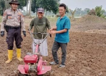 Polsek Rambutan Cek Lahan Persiapan Tanaman Jagung di Desa Sungai Pinang