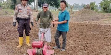 Polsek Rambutan Cek Lahan Persiapan Tanaman Jagung di Desa Sungai Pinang