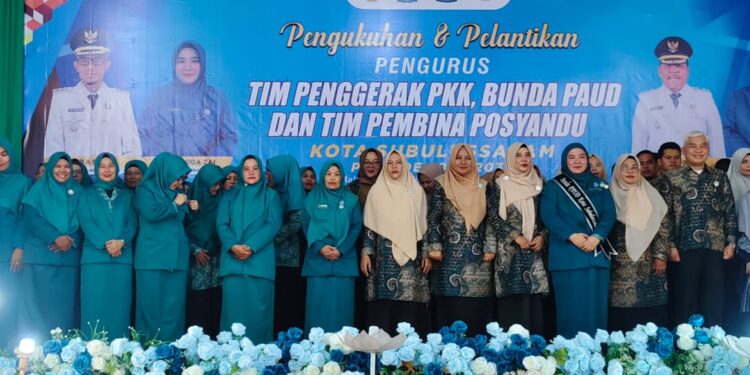 Ketua TP PKK Subulussalam Kukuhkan Pengurus TP PKK, Bunda PAUD Dan TP Posyandu