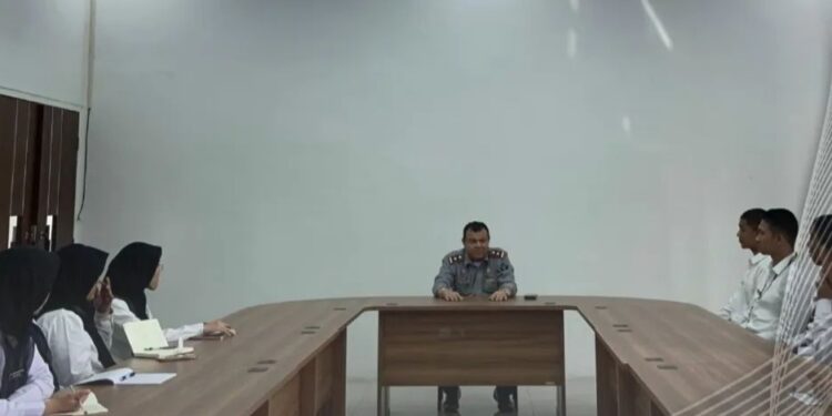 Kepala Kantor Imigrasi Takengon Sayid Zulkifli Memberikan Orientasi Dan PKTBT Bagi CPNS