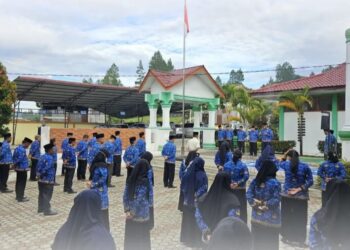 Dilanda Gerimis, Kemenag Aceh Tengah Gelar Apel Pagi dan Doa Bersama