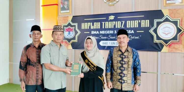 SMA Negeri 3 Langsa Gelar Wisuda Tahfidz Angkatan III di Kodim 0104 Aceh Timur