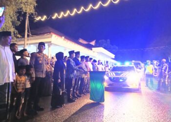 Dalam Rintik Hujan Wali Kota Langsa Lepas Peserta Pawai Takbir