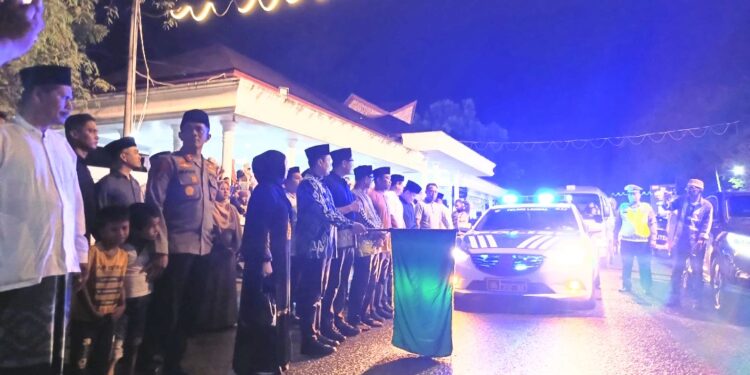 Dalam Rintik Hujan Wali Kota Langsa Lepas Peserta Pawai Takbir 