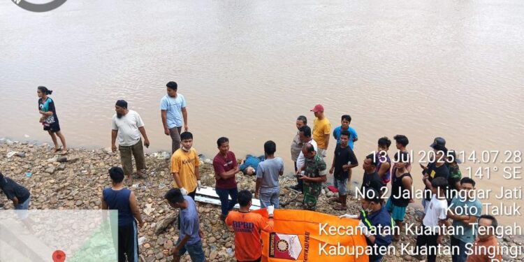 Mayat Pria Ditemukan Mengapung Di Sungai Kuantan, Polisi: Diduga Alami Gangguan Mental