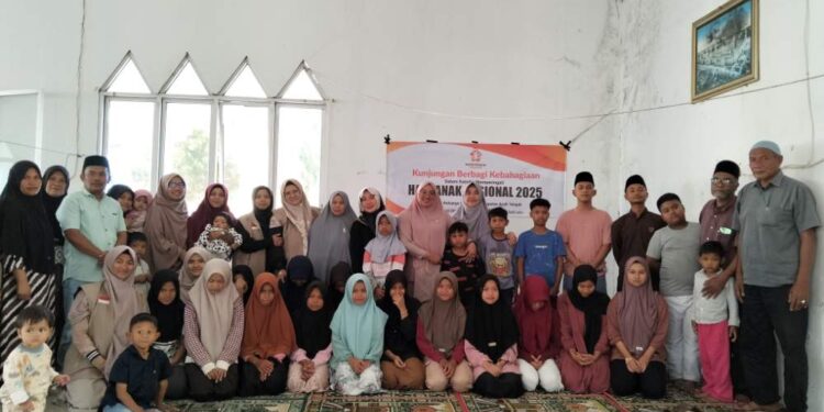 Wakil Ketua II DPRK Susilawati Hadiri Program Berbagi Kebahagiaan Bersama RKI Di Panti Asuhan Budi Luhur