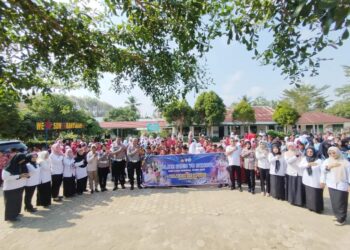 Polres Banyuasin Sambut Hari Anak Dengan Sosialisasi Lalu Lintas Ceria Di SDN 13