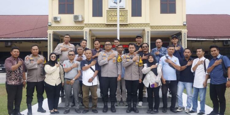 Kapolres Kampar Silaturahmi Dengan Awak Media Bangun Kemitraan Yang Harmonis