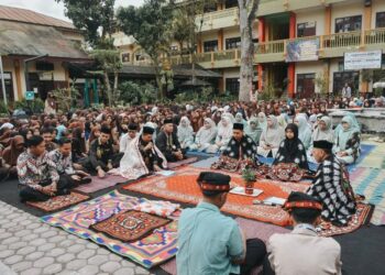 SMKN 1 Takengon Gelar Acara “Penyerahan Ari Wali Murid Ku Tengku Guru / I Gurun”