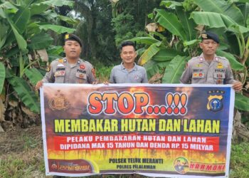 Cegah Karhutla, Polsek Teluk Meranti Sebar Maklumat Kapolda Riau di Lahan Rawan Terbakar