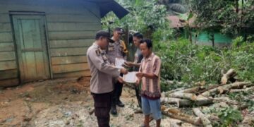 Cegah Asap, Bhabinkamtibmas Ukui Ajak Warga Bersama Jaga Lahan dari Kebakaran