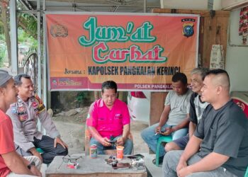 Polsek Pangkalan Kerinci Gelar Jumat Curhat, Warga Sampaikan Keluhan Terkait Keamanan