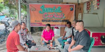 Polsek Pangkalan Kerinci Gelar Jumat Curhat, Warga Sampaikan Keluhan Terkait Keamanan