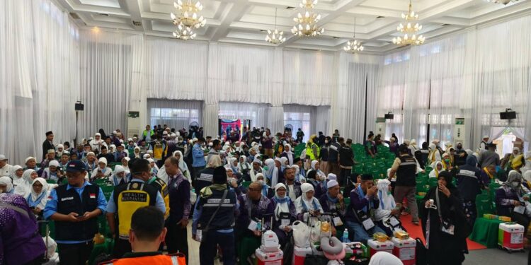 Ismail Wabup Aceh Tamiang Sambut Para Jamaah haji Kloter BTJ 07 Aceh