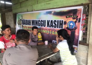Polsek Kerumutan Gelar Program Minggu Kasih di Gereja GGP Bukit Lembah Subur