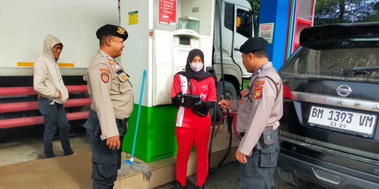 Polsek Pangkalan Kerinci Patroli ke SPBU dan Swalayan, Situasi Kondusif
