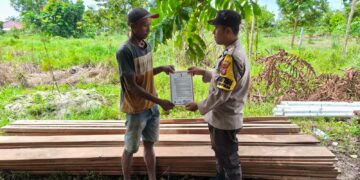 Bhabinkamtibmas Langgam Sambangi Warga, Sebarkan Maklumat Karhutla dan Gaungkan Pesan Kamtibmas