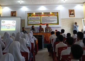 Cegah sejak Dini, Polsek Bunut Beri Penyuluhan Narkoba Kepada Siswa Baru SMAN 1