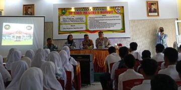 Cegah sejak Dini, Polsek Bunut Beri Penyuluhan Narkoba Kepada Siswa Baru SMAN 1