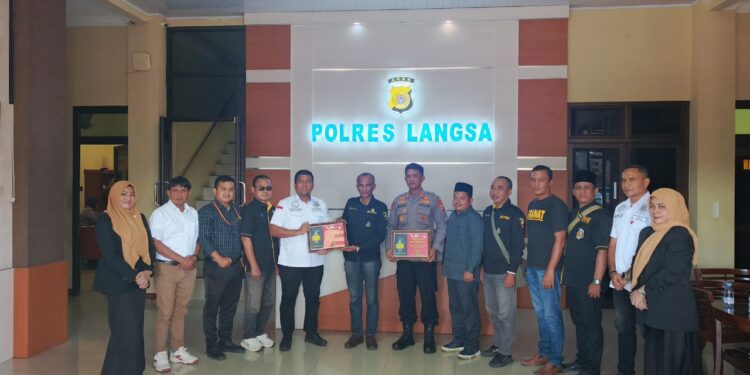 Komitmen P4GN, GRANAT Beri Penghargaan Pada Kapolres Langsa dan Kasat Narkoba 