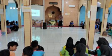Buka MPLS, Polsek Ukui Edukasi Siswa SMAN 1 Ukui tentang Bahaya Kekerasan dan Judi Online