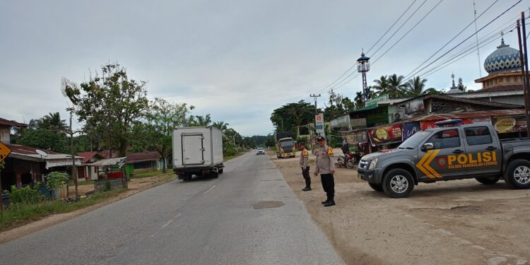 Polsek Pangkalan Lesung Gelar Patroli Lalu Lintas di Jalur Rawan Kecelakaan