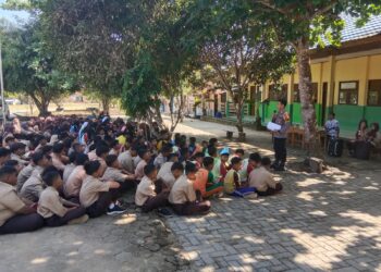 Polsek Bunut Beri Penyuluhan Bahaya Narkoba dan Pergaulan Bebas ke Pelajar SMPN 2 Bunut