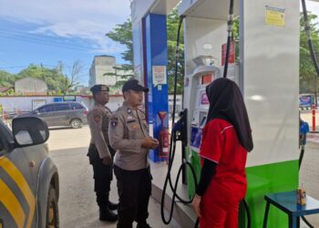 Polsek Pangkalan Kerinci Gelar Patroli di SPBU dan Pusat Perbelanjaan, Pantau Aktivitas Masyarakat