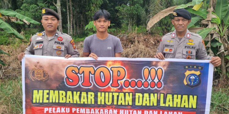 Polsek Teluk Meranti Gencarkan Penyuluhan Karhutla, Sebar Maklumat Kapolda Riau di Titik Rawan