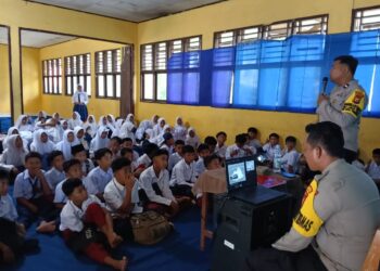 Polsek Bunut Beri Penyuluhan Bahaya Narkotika kepada Siswa Baru SMPN 1 Bunut