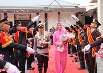 Tradisi Pedang Pora Dan Tari Guel Warnai Lepas Sambut Kapolres Aceh Tengah