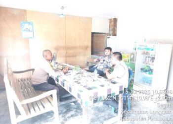 Bhabinkamtibmas Langgam Sambangi Warga, Ajak Jaga Kamtibmas dan Bijak Bermedsos