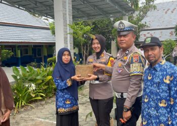 Kasat Lantas Polres Kampar Sosialisasikan Operasi Patuh Lancang Kuning di SMK N 1 Bangkinang