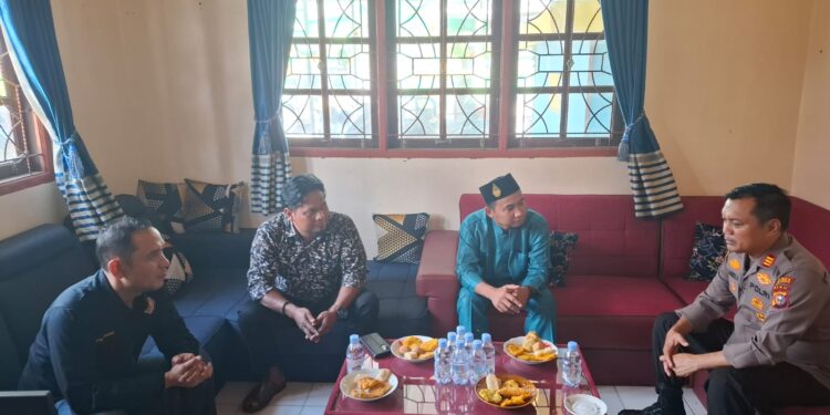 Kapolsek Pangkalan Lesung Minta Dukungan Desa Rawang Sari untuk Program Ketahanan Pangan