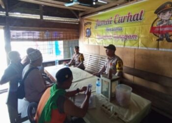 Warga Desa Segati Keluhkan Narkoba dan Pencurian Sawit, Polsek Langgam Gelar Jumat Curhat