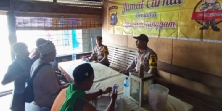 Warga Desa Segati Keluhkan Narkoba dan Pencurian Sawit, Polsek Langgam Gelar Jumat Curhat