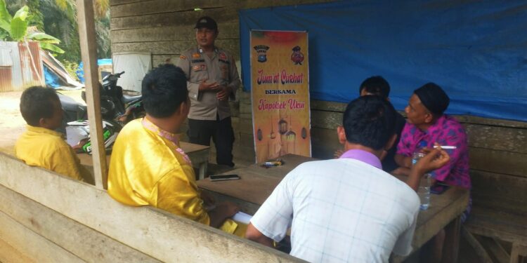 Jumat Curhat Polsek Ukui: Ngopi Bareng Polisi, Cari Solusi Bersama Warga