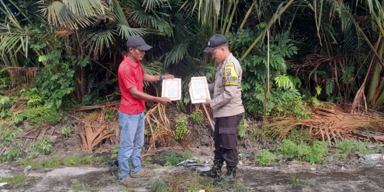 Sosialisasi Maklumat Kapolda, Polsek Kuala Kampar Ingatkan Warga Jangan Bakar Lahan