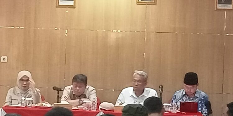 Diskusi Pengelolaan Wisata Alam Dan Potensi Pengembangan Punti Kayu Dalam Kunker Spesifik Komisi IV DPR RI