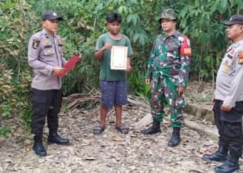 Sinergitas TNI-Polri Patroli Cegah Karhutla dan Sosialisasi Larangan Membakar di Pangkalan Lesung