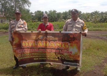 Polsek Kuala Kampar Sosialisasi Larangan Membakar Lahan di Kelurahan Teluk Dalam