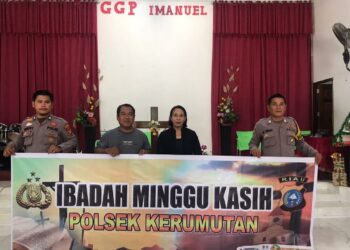 Polsek Kerumutan Gelar Program Minggu Kasih di Gereja GGP Bukit Lembah Subur