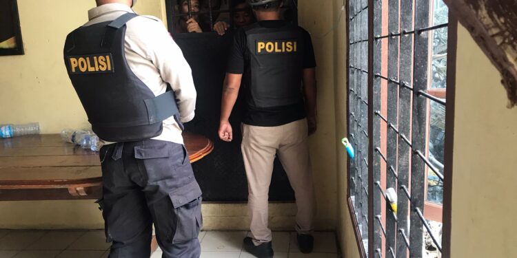 Polsek Kerumutan Lakukan Pengecekan Rutin Tahanan dan Rutan, Semua dalam Kondisi Aman