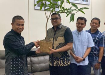 Silaturahmi dan Green Policing:  Kapolres Kampar Rayakan Ulang Tahun Bupati Kampar