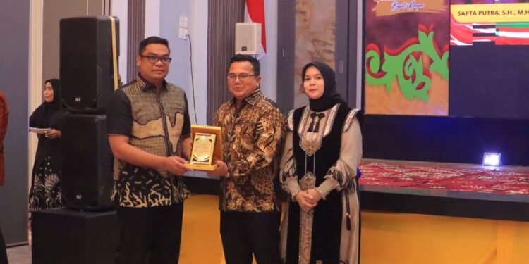 Silaturahmi Dan Sinergitas: Kapolres Boby Putra Ramadhan Hadiri Pisah Sambut Kajari Kampar