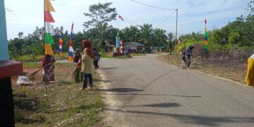 Ibu-Ibu PKK Desa Lae Saga Lakukan Pembersihan Menyambut MTQ Ke-IX