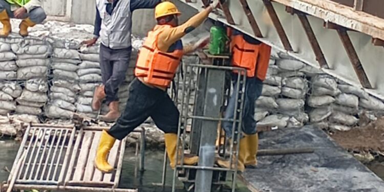 Aktivis Desak PLN Bongkar Proyek Jembatan Asir-Asir Asia, Diduga Sarat Penyimpangan Dan Tidak Layak