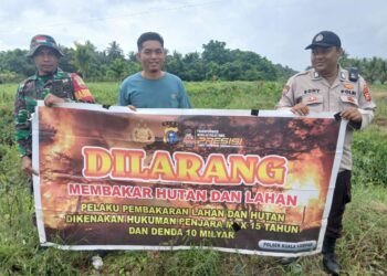 Cegah Karhutla, Polsek Kuala Kampar Sosialisasi Larangan Bakar Lahan ke Warga